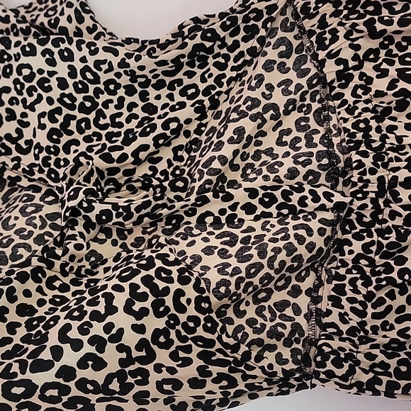 Nordstrom Cheetah Open Back  Cropped Jumpsuit/ XL. - Picture 11 of 12
